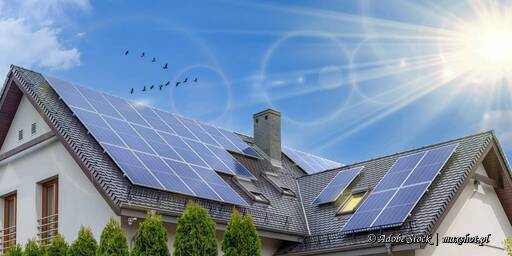 Großzügige Solaranlage auf einem Einfamilienhaus.